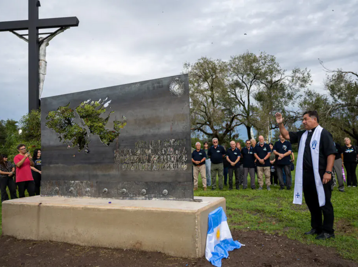Imagen de San Lorenzo rinde tributo: se inaugur&oacute; un imponente monumento a los H&eacute;roes de Malvinas