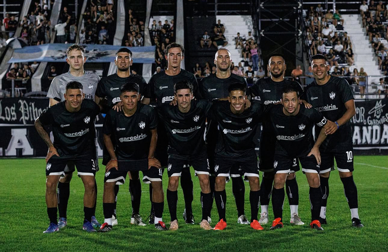 Imagen de Uni&oacute;n gan&oacute; y gole&oacute; 6-0 a Libertad por la fecha 4