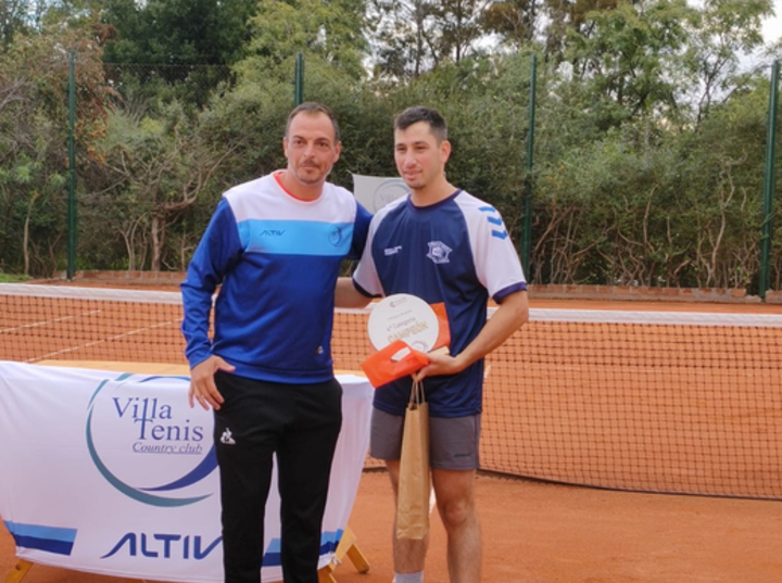 Imagen de Nicol&aacute;s Santoro de A.S.A.C., se coron&oacute; Campe&oacute;n de Tenis en el Circuito Constituci&oacute;n