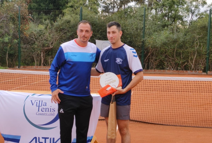Imagen de Nicol&aacute;s Santoro de A.S.A.C., se coron&oacute; Campe&oacute;n de Tenis en el Circuito Constituci&oacute;n