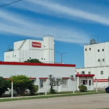 Imagen de L&aacute;cteos Ver&oacute;nica: Denuncian maniobras de vaciamiento y peligran 700 puestos de trabajo