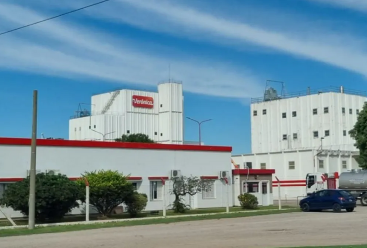 Imagen de L&aacute;cteos Ver&oacute;nica: Denuncian maniobras de vaciamiento y peligran 700 puestos de trabajo