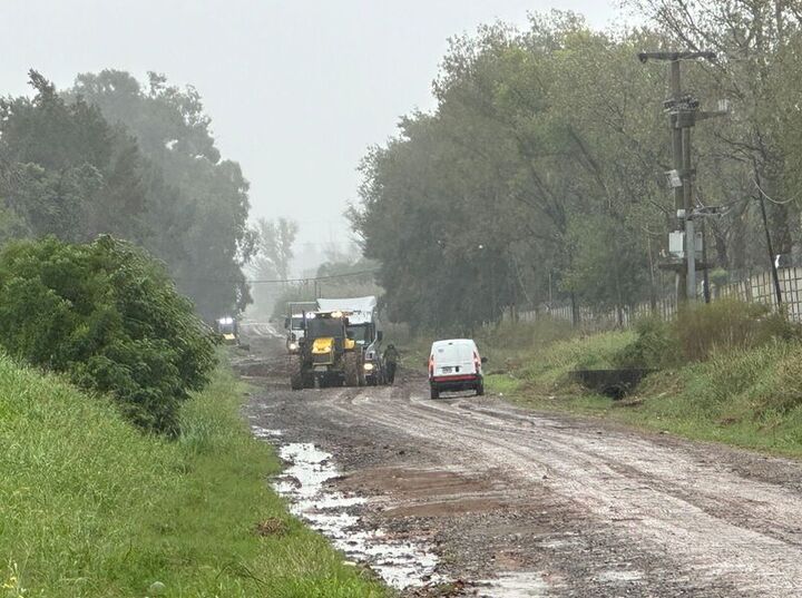 Imagen de El camino de tierra entre General Lagos y Arroyo Seco se encuentra intransitable por las lluvias