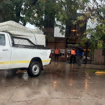 Imagen de Asistencia a evacuados en el Complejo Integral "Los Tiburones"