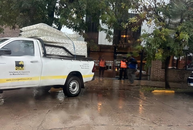 Imagen de Asistencia a evacuados en el Complejo Integral "Los Tiburones"