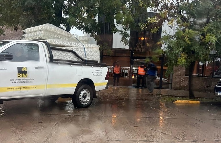 Imagen de Asistencia a evacuados en el Complejo Integral "Los Tiburones"