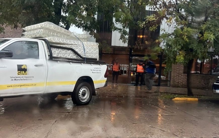 Imagen de Asistencia a evacuados en el Complejo Integral "Los Tiburones"