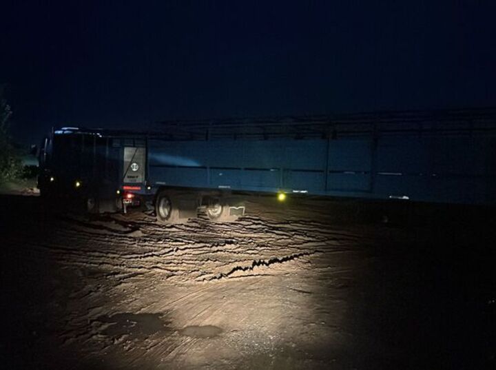 Imagen de Caos en El Omb&uacute;: Vecinos atrapados por el barro y la falta de gesti&oacute;n municipal