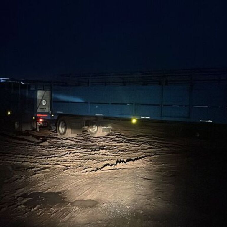 Imagen de Caos en El Omb&uacute;: Vecinos atrapados por el barro y la falta de gesti&oacute;n municipal