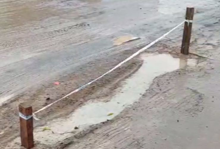 Imagen de "Abandono escandaloso": Vecinos de calle Alejandro G&oacute;mez reclaman por el estado intransitable del pavimento