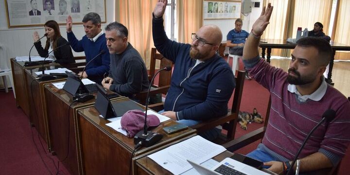Imagen de Instan a colocar garitas en paradas de colectivos sobre Ren&eacute; Favaloro