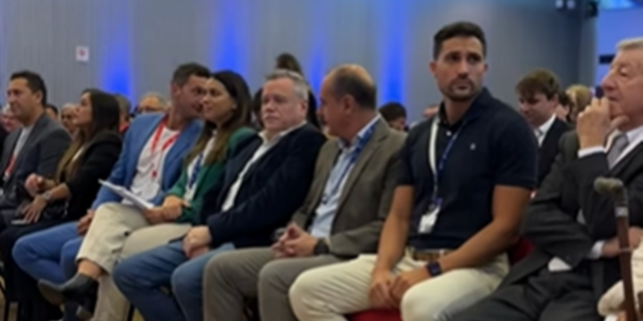 Imagen de El intendente Carlos Pighin particip&oacute; del Foro Converge en Rosario