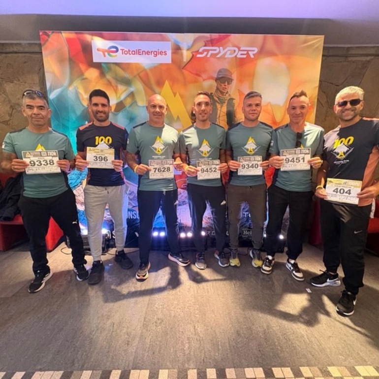 Imagen de Atletas de Arroyo Seco y Fighiera corren la 'Patagonia Run' en San Mart&iacute;n de Los Andes