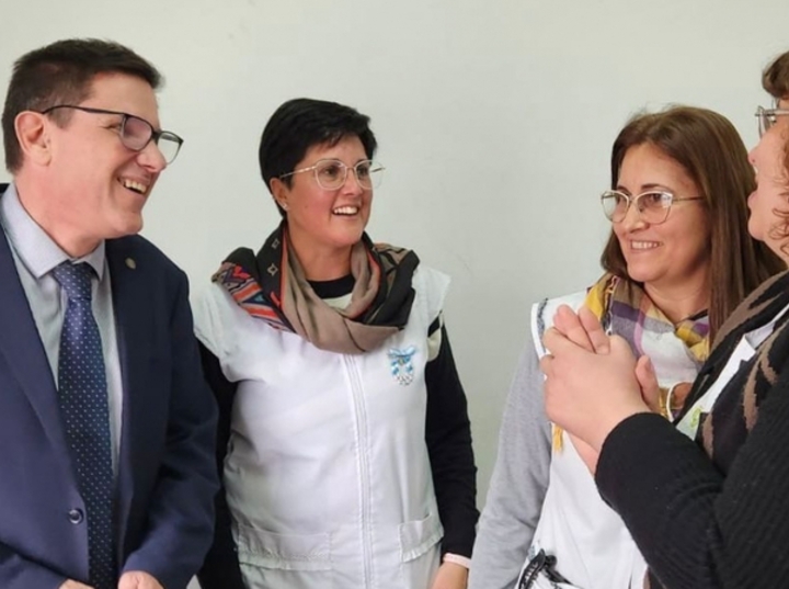 Imagen de El Gobierno de Santa Fe prorroga el programa de "Asistencia Perfecta" para docentes