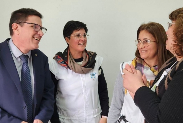 Imagen de El Gobierno de Santa Fe prorroga el programa de "Asistencia Perfecta" para docentes