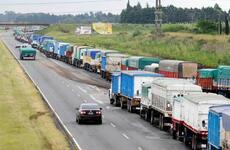 Imagen de Crisis en el transporte rural: se profundizan las protestas y las Bolsas de Cereales piden di&aacute;logo urgente