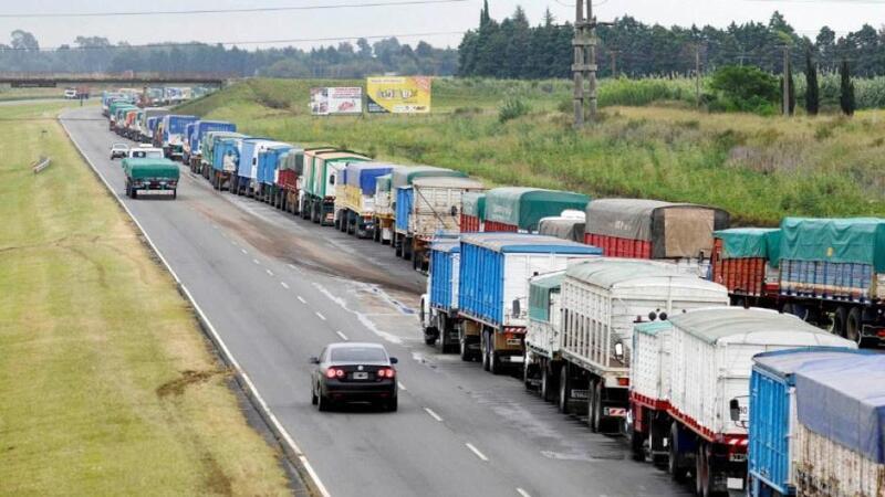 Imagen de Crisis en el transporte rural: se profundizan las protestas y las Bolsas de Cereales piden di&aacute;logo urgente