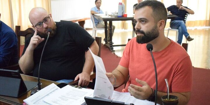 Polinesi y Salinas durante la sesi&oacute;n de este martes.