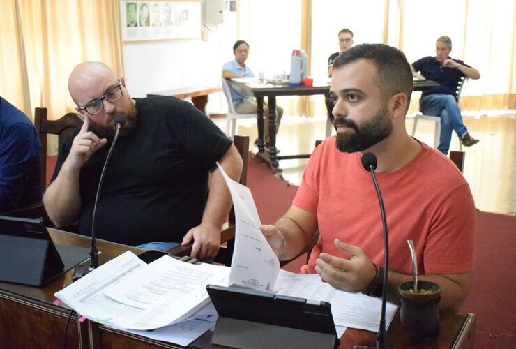 Polinesi y Salinas durante la sesi&oacute;n de este martes.