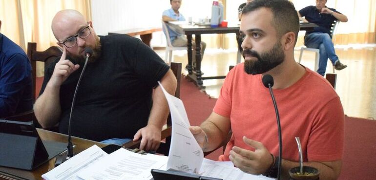 Polinesi y Salinas durante la sesi&oacute;n de este martes.