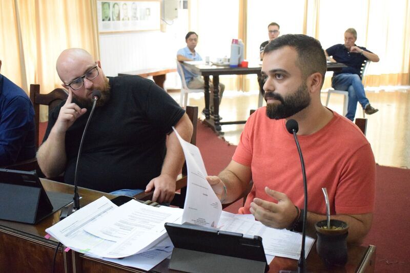 Polinesi y Salinas durante la sesi&oacute;n de este martes.
