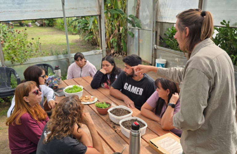 Imagen de Se realiz&oacute; un Taller de Huerta en el vivero Estaci&oacute;n Verde