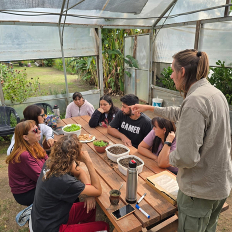 Imagen de Se realiz&oacute; un Taller de Huerta en el vivero Estaci&oacute;n Verde
