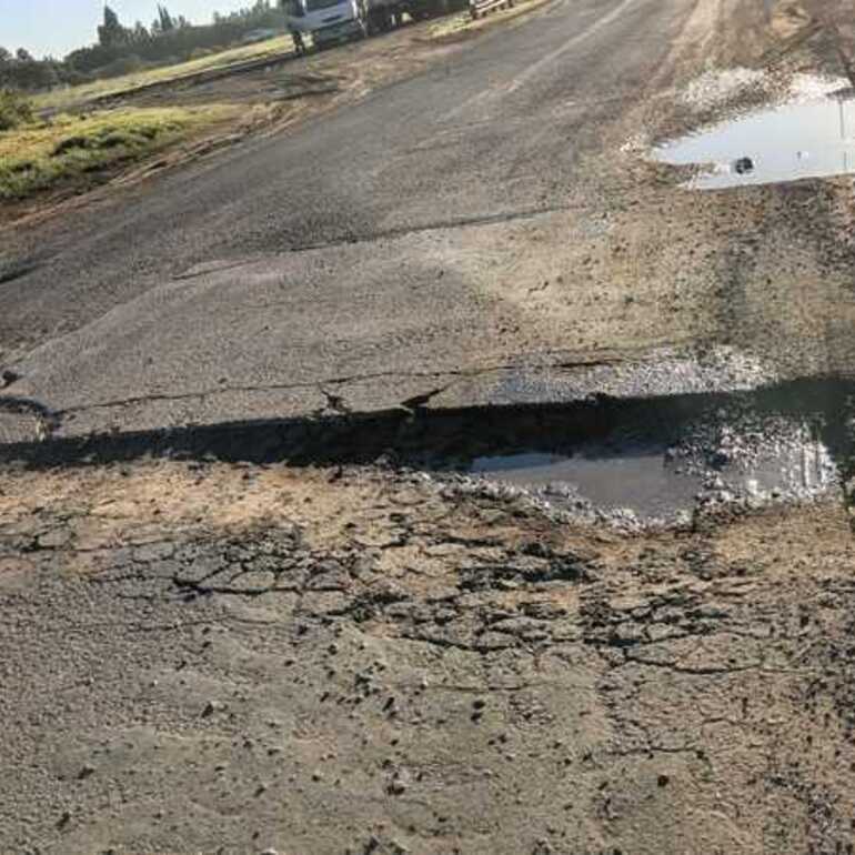 Imagen de Reclamo por el grave estado del ingreso desde la autopista a Arroyo Seco