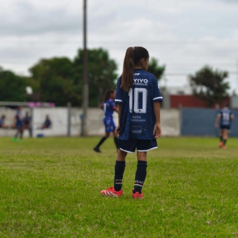 Imagen de Athletic y Libertad juegan ma&ntilde;ana por la fecha 2 del torneo femenino