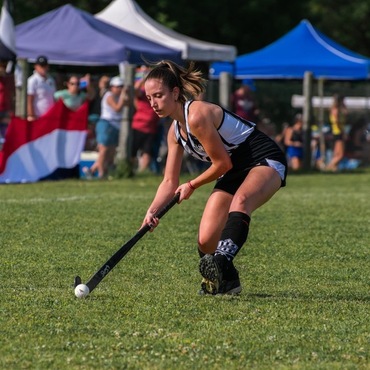 Imagen de Uni&oacute;n visita a Porvenir Talleres en jornada de hockey femenino