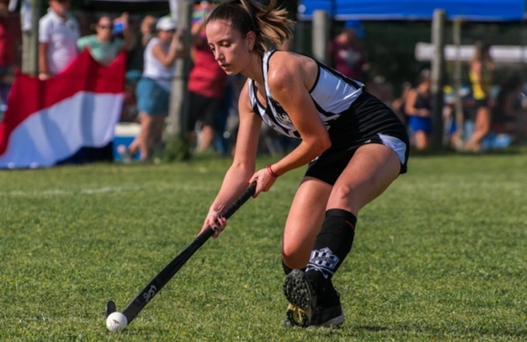 Imagen de Uni&oacute;n visita a Porvenir Talleres en jornada de hockey femenino