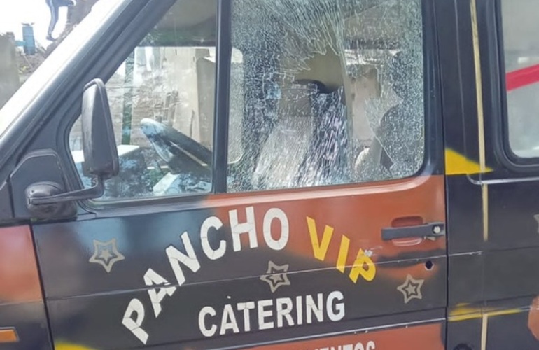 Imagen de La burocracia del "no pago": Vecino de Playa Hermosa reclama hace meses por da&ntilde;os causados por personal municipal