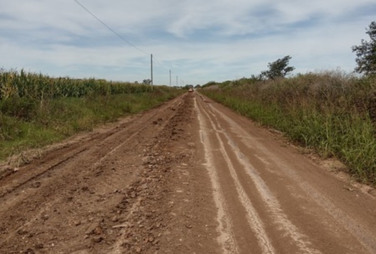 Imagen de Albarellos: Caminos Rurales: Paponi reconoci&oacute; "falencias" pero siguen trabajando a pesar del mal clima