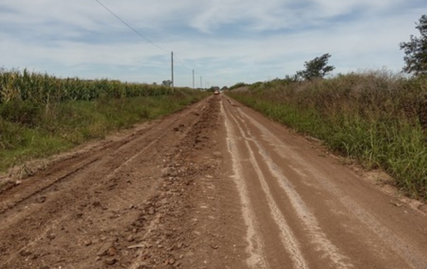 Imagen de Albarellos: Caminos Rurales: Paponi reconoci&oacute; "falencias" pero siguen trabajando a pesar del mal clima