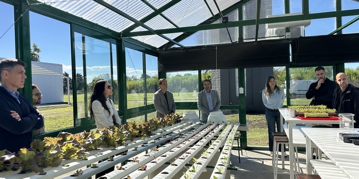 Imagen de Inauguraci&oacute;n de invernadero hidrop&oacute;nico escolar en Tecnolagos