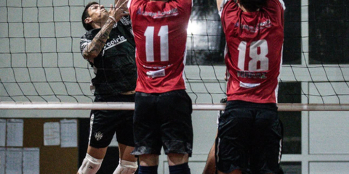 Imagen de Debut con derrota para el v&oacute;ley masculino de Uni&oacute;n ante Normal 3 C en el inicio del campeonato