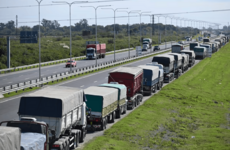 Imagen de Cosecha r&eacute;cord: el flujo masivo de camiones comienza a congestionar las rutas del Cord&oacute;n Industrial