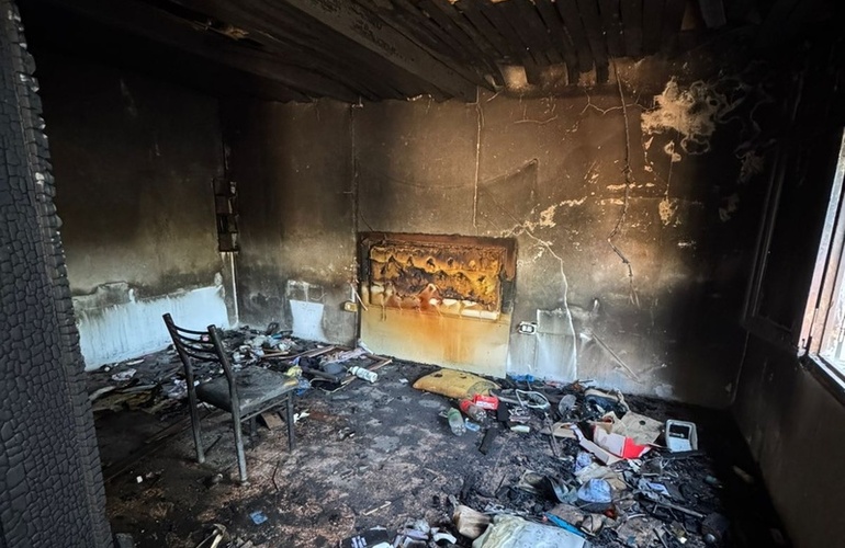 Imagen de Una pareja perdi&oacute; todo tras el incendio de su vivienda en Coronel Bogado y pide ayuda