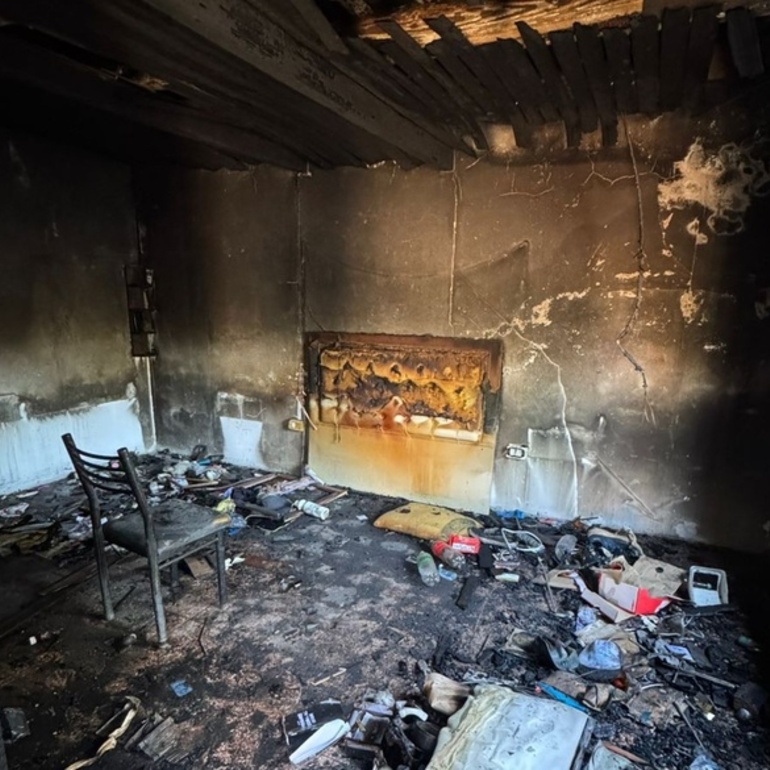 Imagen de Una pareja perdi&oacute; todo tras el incendio de su vivienda en Coronel Bogado y pide ayuda