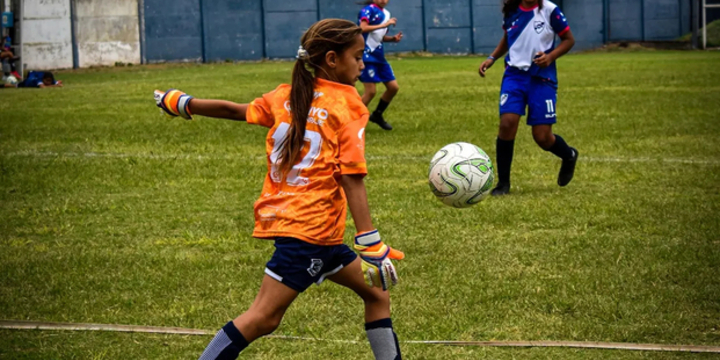 Imagen de F&uacute;tbol Femenino: ASAC juega el domingo ante Pav&oacute;n