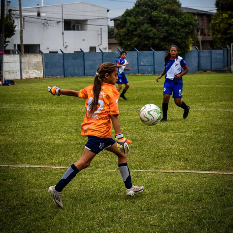 Imagen de F&uacute;tbol Femenino: ASAC juega el domingo ante Pav&oacute;n