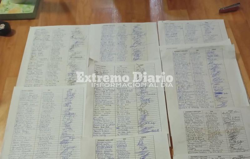 Imagen de Vecinos juntan firmas ante el reclamo por los malos olores en la ciudad
