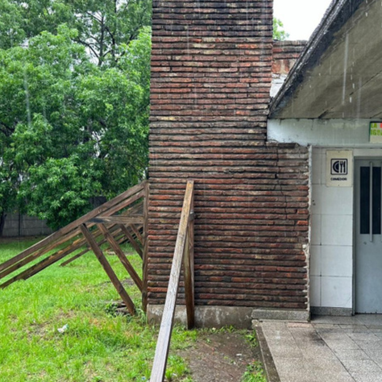 Imagen de Autoridades supervisaron el avance de las obras en el comedor de la Escuela N&deg; 6036