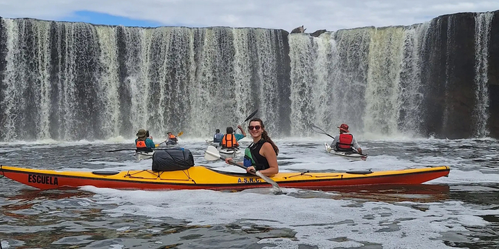 Imagen de La escuela de Kayak del Rowing Club, realiz&oacute; una Traves&iacute;a en el Salto del Pav&oacute;n