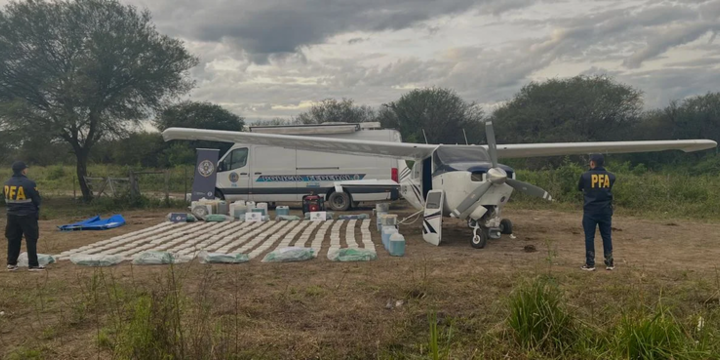 Imagen de Secuestran m&aacute;s de 400 kilos de coca&iacute;na en una avioneta interceptada en el norte de Santa Fe