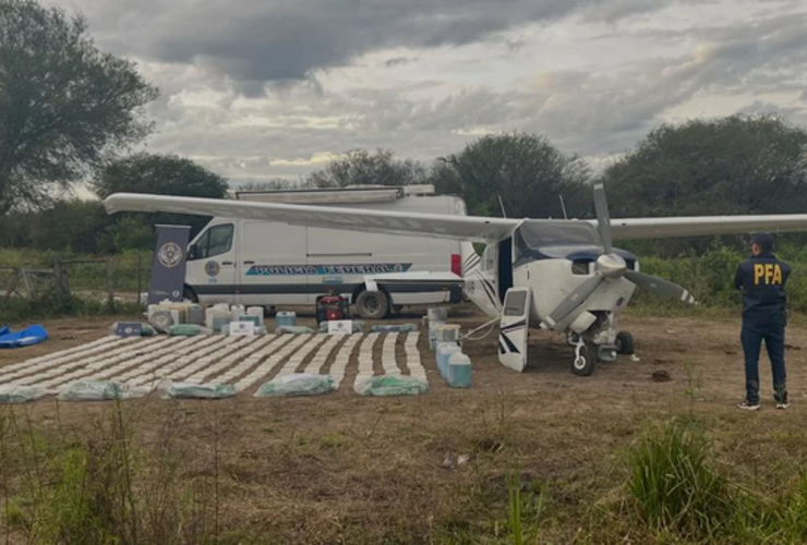 Imagen de Secuestran m&aacute;s de 400 kilos de coca&iacute;na en una avioneta interceptada en el norte de Santa Fe
