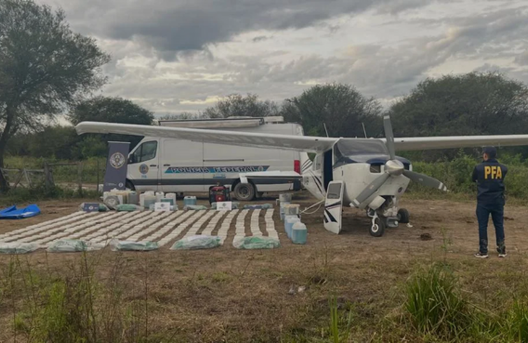Imagen de Secuestran m&aacute;s de 400 kilos de coca&iacute;na en una avioneta interceptada en el norte de Santa Fe