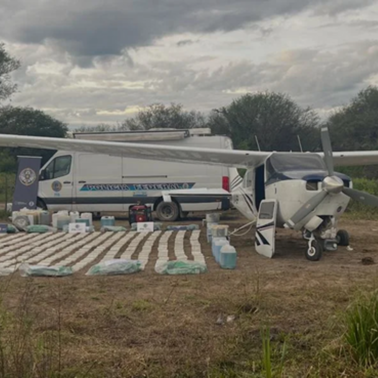 Imagen de Secuestran m&aacute;s de 400 kilos de coca&iacute;na en una avioneta interceptada en el norte de Santa Fe