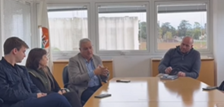 Imagen de Pighin y Pablo Far&iacute;as recorrieron el PIA y se reunieron con empresarios e industriales de Alvear