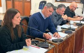 Milagros Serra junto a sus pares en el Concejo Municipal